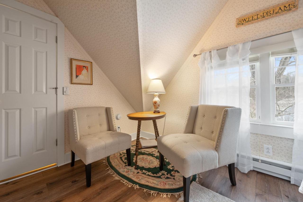 Brook Farm Inn Ленъкс Екстериор снимка