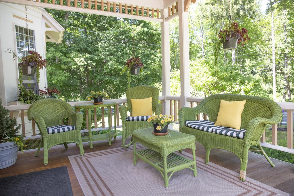Brook Farm Inn Ленъкс Екстериор снимка