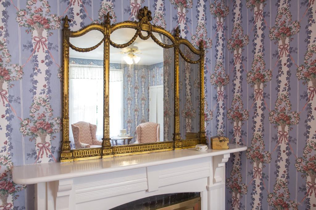 Brook Farm Inn Ленъкс Екстериор снимка